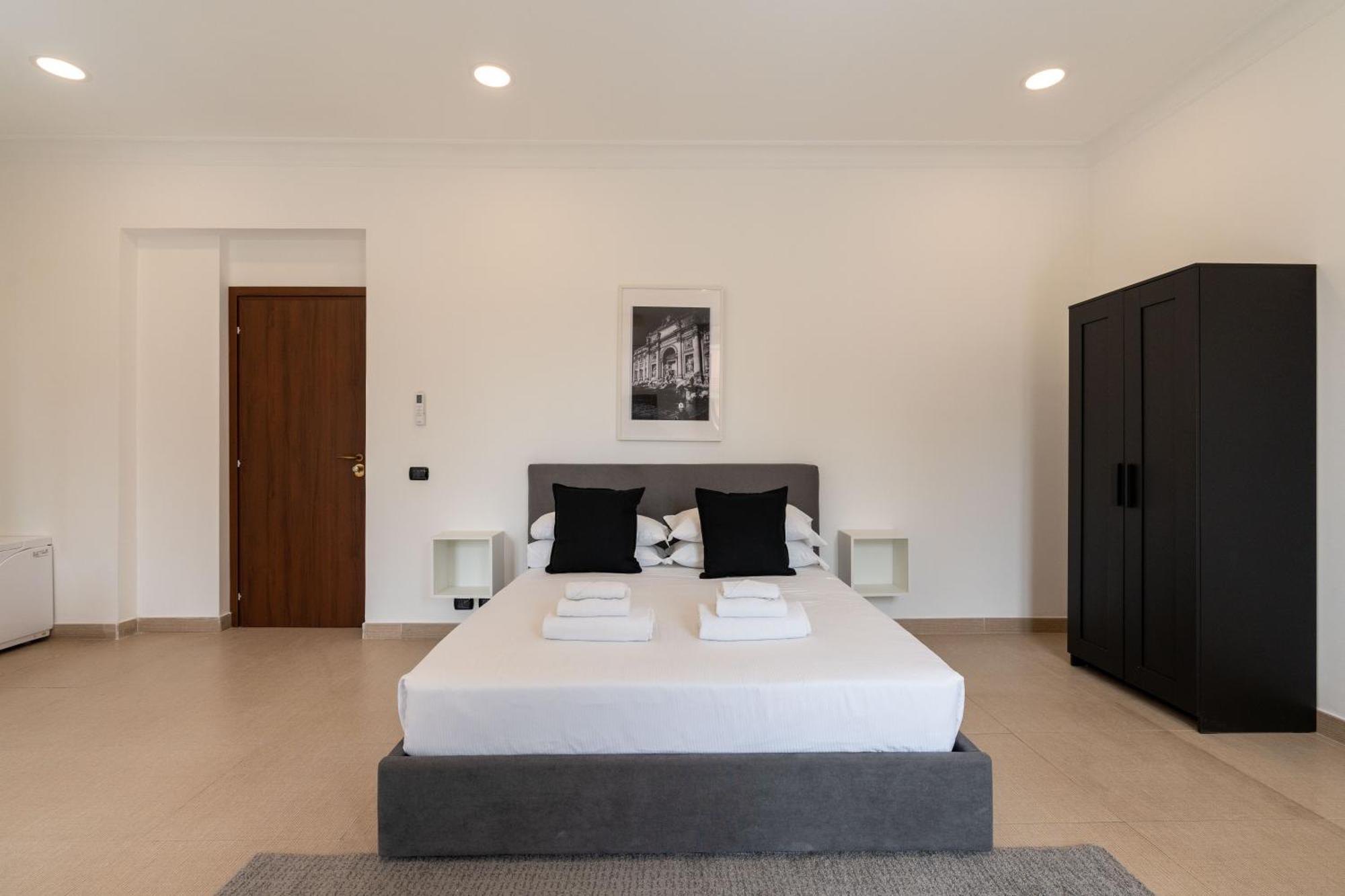 San Giovanni Comfort Suite โรม ภายนอก รูปภาพ